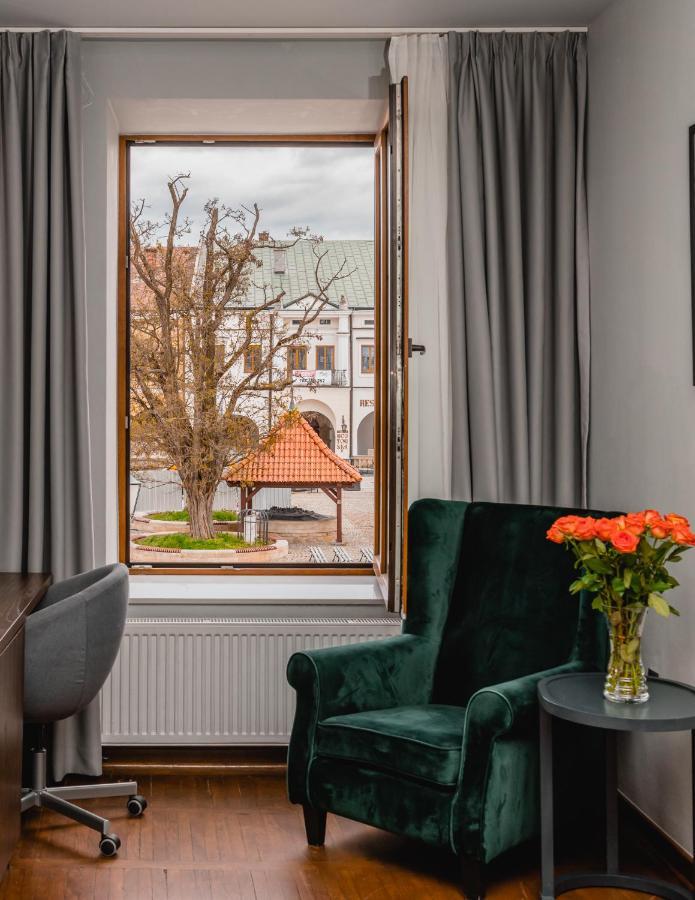 Aparthotel The Old Townhouse II Krosno Exteriér fotografie